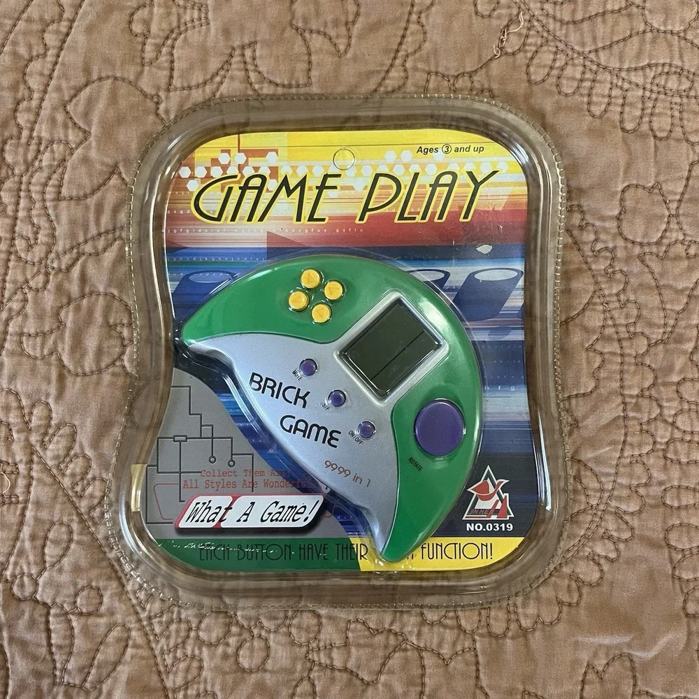 NIB VTG 90s  9999 In 1 Brick Game Play Handheld Electronic Game Retro Gaming